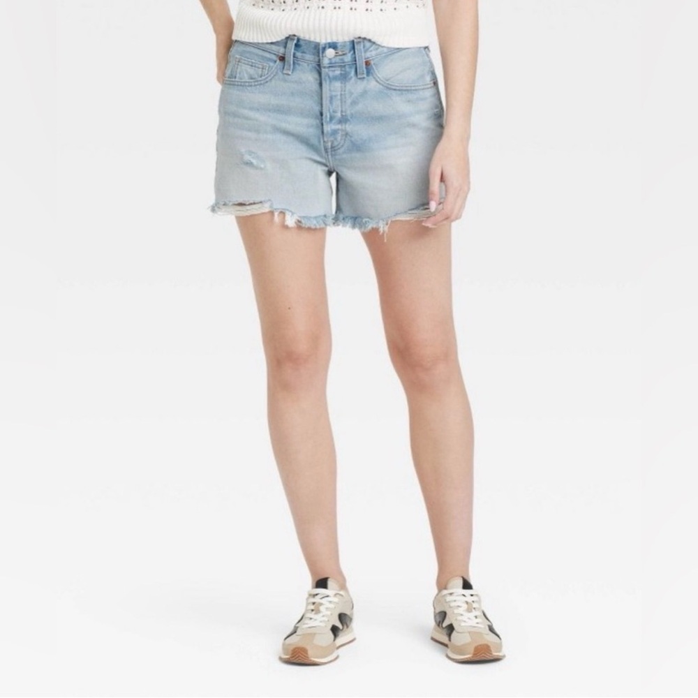 Universal Thread Denim Shorts - Picture 2 of 3
